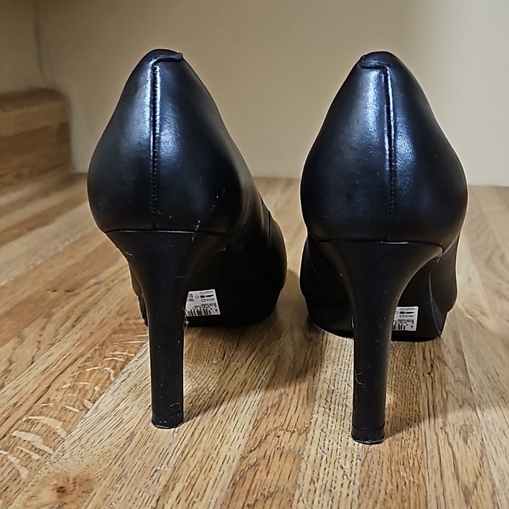 Clarks Collection Black Leather Heels 9-9.5 - Picture 8 of 15